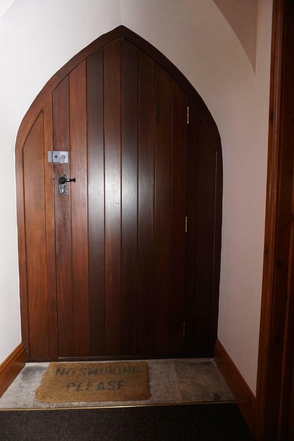 Biddulph  Chapel Croft Guest House מראה חיצוני תמונה